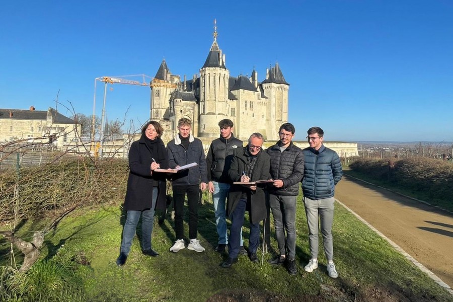 L'entretien des vignes du Château : objectif pédagogique pour les étudiants de Montreuil-Bellay