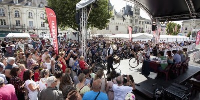 Anjou Vélo Vintage met Saumur à bicyclette