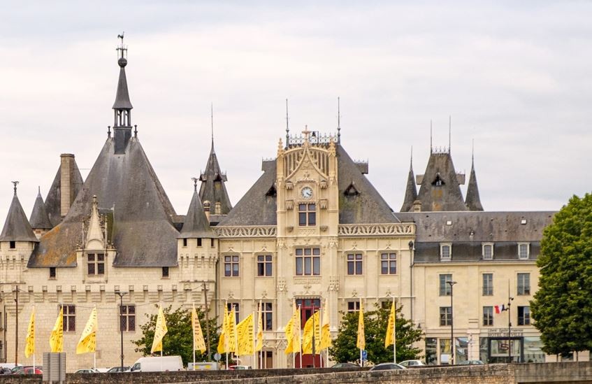 Ouvertures et fermetures des services municipaux et communautaires pendant les fêtes de fin d’année