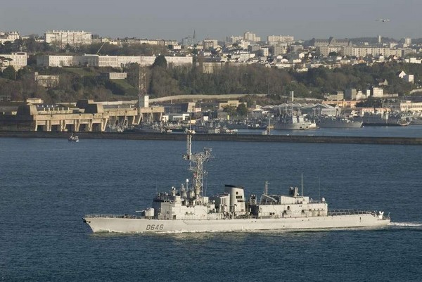 Le Latouche-Tréville en patrouille dans le golfe de Guinée