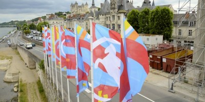 Saumur pavoisée pour l'été